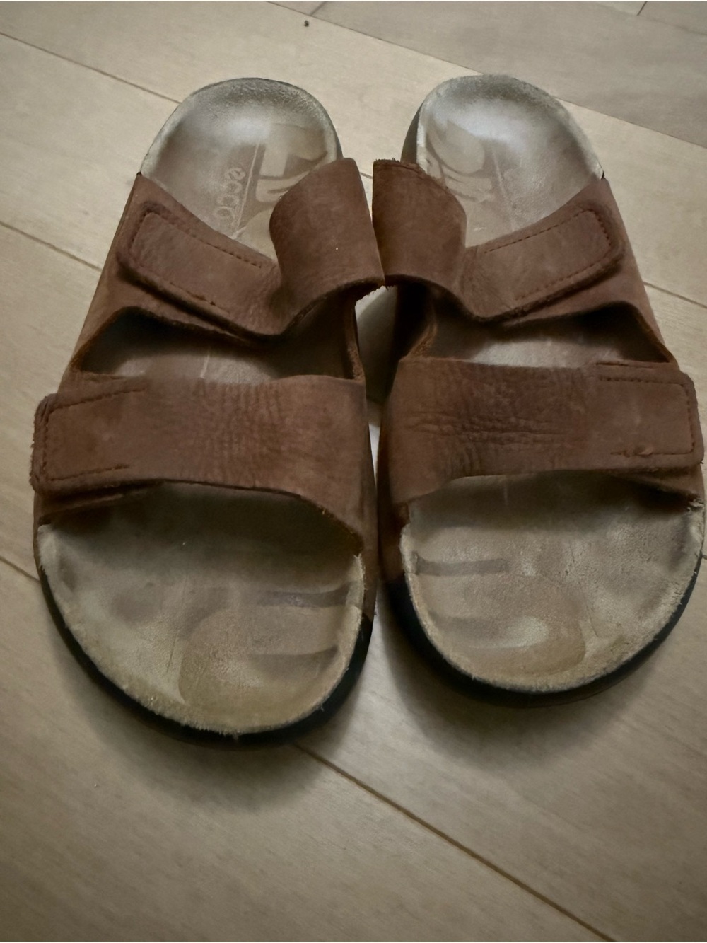 ecco brown Cozmo slides